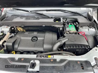 2009 Land Rover LR2 HSE with VIN SALFT24N59H146579, listed as a Copart auction lot 49926905 with 97,826 mi miles and Clean title. Bid and sale history available at DreamBid. Image 7.