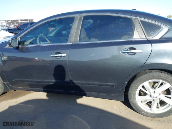 2014 Nissan Altima 2.5 SV with VIN 1N4AL3AP0EC264162, listed as a IAAI auction lot 41766855 with 135,091 mi miles. Bid and sale history available at carsss.com. Image 14.