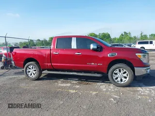 2016 Nissan Titan Platinum Reserve z VIN 1N6BA1F25GN500184, wystawiony jako IAAI lot #42185647 z przebiegiem 176 417 mil mil oraz . Historia ofert i sprzedaży dostępna na DreamBid. Obrazek 13.