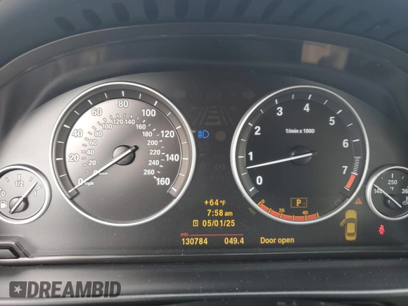 2011 BMW 5 Series 535i z VIN WBAFR7C51BC607779, wystawiony jako Copart lot #55216495 z przebiegiem 130 784 mil mil oraz Szkody całkowita. Historia ofert i sprzedaży dostępna na DreamBid. Obrazek 9.