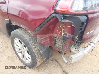 2020 Jeep Cherokee Latitude z VIN 1C4PJMCB7LD575600, wystawiony jako IAAI lot #42144827 z przebiegiem 99 523 mil mil oraz . Historia ofert i sprzedaży dostępna na DreamBid. Obrazek 18.