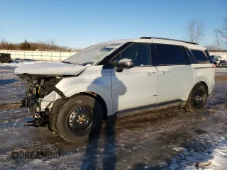 2025 Kia Carnival SX with VIN KNDNE5K37S6464608, listed as a Copart auction lot 42419915 with 7,016 mi miles and Salvage Title. Bid and sale history available at carsss.com. Image 1.