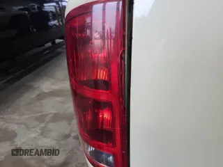 2006 Dodge 1500 SLT z VIN 1D7HU18256J189787, wystawiony jako IAAI lot #42282348 z przebiegiem 164 694 mil mil oraz . Historia ofert i sprzedaży dostępna na DreamBid. Obrazek 1.