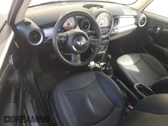 2013 MINI Hardtop with VIN WMWSU3C56DT688738, listed as a Copart auction lot 76593004 with 107,253 mi miles and Clean Title. Bid and sale history available at DreamBid. Image 8.