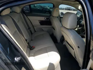 2011 Jaguar XF Premium z VIN SAJWA0GB2BLS18927, wystawiony jako Copart lot #58328705 z przebiegiem 172 577 mil mil oraz Czysty tytuł • Clean title. Historia ofert i sprzedaży dostępna na DreamBid. Obrazek 10.