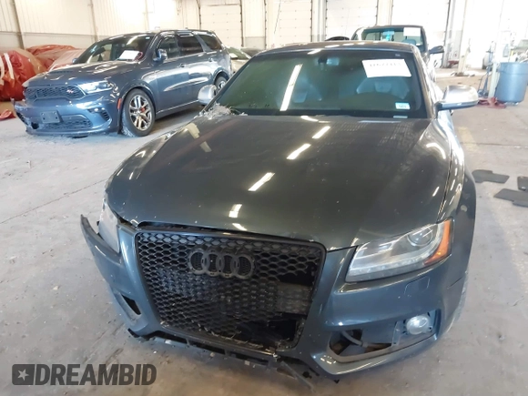 2009 Audi S5 z VIN WAURV78T29A028113, wystawiony jako IAAI lot #41677413 z przebiegiem 138 434 mil mil oraz . Historia ofert i sprzedaży dostępna na DreamBid. Obrazek 12.