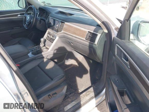 2018 Volkswagen Atlas SEL with VIN 1V2MR2CA0JC579951, listed as a IAAI auction lot 41780339 with 149,968 mi miles and . Bid and sale history available at DreamBid. Image 5.