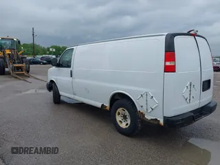 2012 GMC Savana Cargo z VIN 1GTW7FCA3C1186368, wystawiony jako IAAI lot #42127175 z przebiegiem 512 034 mil mil oraz . Historia ofert i sprzedaży dostępna na DreamBid. Obrazek 3.