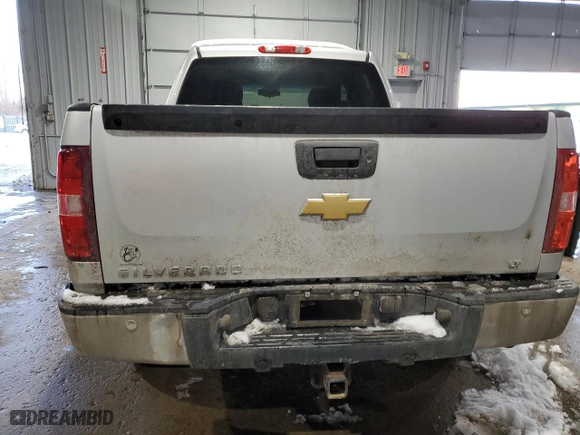2013 Chevrolet Silverado 1500 LT with VIN 3GCPKSE73DG233835, listed as a Copart auction lot 43994585 with 179,331 mi miles and Salvage Title. Bid and sale history available at carsss.com. Image 6.