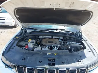2024 Jeep Grand Cherokee with VIN 1C4RJYB67RC120412, listed as a IAAI auction lot 42732404 with 25,819 mi miles and . Bid and sale history available at DreamBid. Image 10.