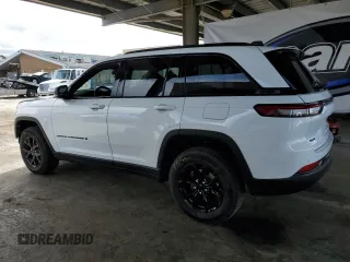 2025 Jeep Grand Cherokee Altitude z VIN 1C4RJHAG2S8656915, wystawiony jako Copart lot #58427515 z przebiegiem 6 656 mil mil oraz Szkoda całkowita • Salvage title. Historia ofert i sprzedaży dostępna na DreamBid. Obrazek 2.
