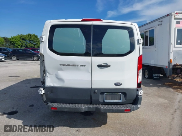 2017 Ford Transit z VIN 1FTYR1ZM6HKA75130, wystawiony jako IAAI lot #42691367 z przebiegiem 112 758 mil mil oraz . Historia ofert i sprzedaży dostępna na DreamBid. Obrazek 16.