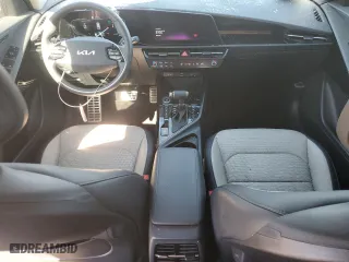 2023 Kia Niro SX Touring with VIN KNDCT3LE3P5083885, listed as a Copart auction lot 76116824 with 10,401 mi miles and Salvage Title. Bid and sale history available at carsss.com. Image 8.