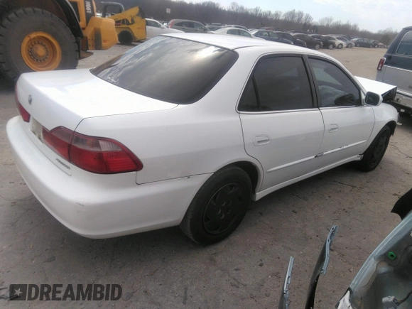 2000 Honda Accord LX z VIN 1HGCG1649YA000482, wystawiony jako IAAI lot #41679083 z przebiegiem 147 209 mil mil oraz . Historia ofert i sprzedaży dostępna na DreamBid. Obrazek 4.