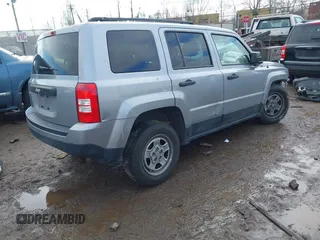 2017 Jeep Patriot Sport with VIN 1C4NJPBA5HD209935, listed as a IAAI auction lot 41522830 with 58,724 mi miles. Bid and sale history available at carsss.com. Image 4.
