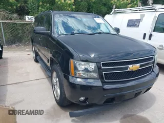 2014 Chevrolet Suburban LT z VIN 1GNSCJE09ER246246, wystawiony jako IAAI lot #42362059 z przebiegiem 321 684 mil mil oraz . Historia ofert i sprzedaży dostępna na DreamBid. Obrazek 1.