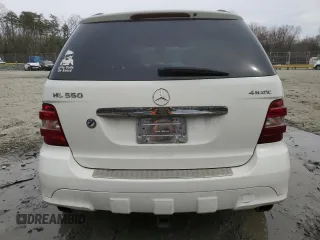2008 Mercedes-Benz M 550 z VIN 4JGBB72E28A385552, wystawiony jako Copart lot #50704215 z przebiegiem 165 925 mil mil oraz Szkoda całkowita • Salvage title. Historia ofert i sprzedaży dostępna na DreamBid. Obrazek 6.