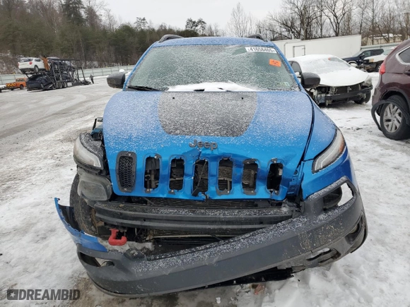 2018 Jeep Cherokee Trailhawk with VIN 1C4PJMBX5JD548695, listed as a Copart auction lot 41658465 with 123,808 mi miles and Salvage Title. Bid and sale history available at carsss.com. Image 5.