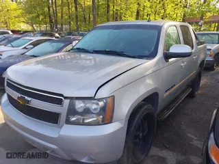 2007 Chevrolet Avalanche LS with VIN 3GNEC12017G211706, listed as a IAAI auction lot 42015650 with 1 mi miles. Bid and sale history available at carsss.com. Image 2.
