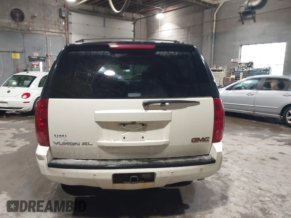 2013 GMC Yukon XL SLT with VIN 1GKS2KE76DR370332, listed as a IAAI auction lot 41646274 with 171,759 mi miles. Bid and sale history available at carsss.com. Image 16.
