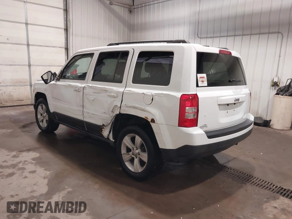 2015 Jeep Patriot High Altitude z VIN 1C4NJRFB2FD197416, wystawiony jako IAAI lot #42382197 z przebiegiem 143 695 mil mil oraz . Historia ofert i sprzedaży dostępna na DreamBid. Obrazek 3.