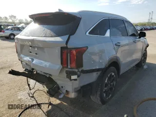 2024 Kia Sorento S z VIN 5XYRL4JC2RG300595, wystawiony jako Copart lot #54080075 z przebiegiem 9400 mil mil oraz Szkoda całkowita • Salvage title. Historia ofert i sprzedaży dostępna na DreamBid. Obrazek 3.