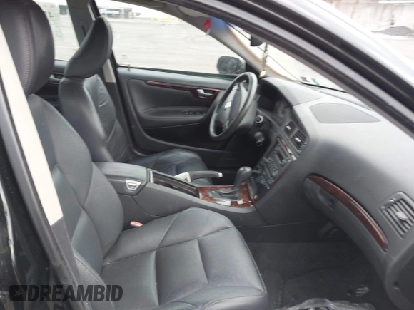 2009 Volvo S60 2.5T with VIN YV1RH592692739869, listed as a IAAI auction lot 41322224 with 106,357 mi miles. Bid and sale history available at carsss.com. Image 5.