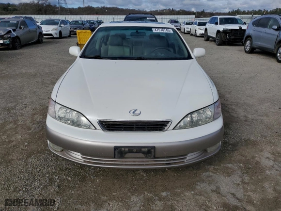 1999 Lexus ES 300 Luxury Sport Sdn with VIN JT8BF28G7X0225223, listed as a Copart auction lot 47578745 with 338,758 mi miles and Salvage Title. Bid and sale history available at carsss.com. Image 5.