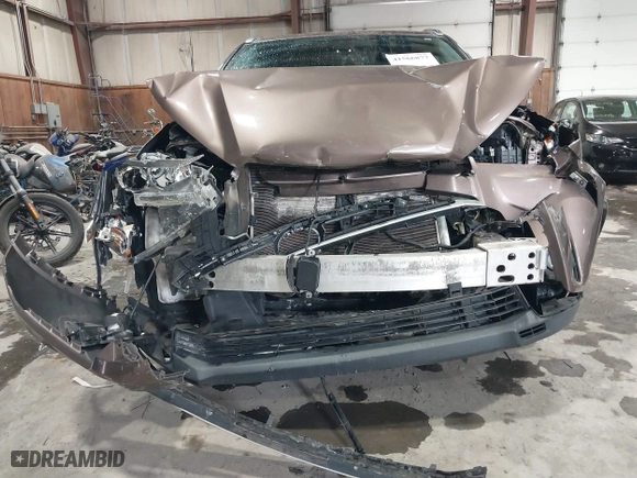 2019 Toyota Highlander SE with VIN 5TDJZRFH5KS973127, listed as a IAAI auction lot 41566877 with 63,557 mi miles. Bid and sale history available at carsss.com. Image 6.