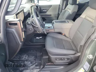 2024 GMC Hummer EV 3X with VIN 1GKB0RDC5RU100784, listed as a Copart auction lot 82634054 with 7,515 mi miles and Salvage Title. Bid and sale history available at carsss.com. Image 7.