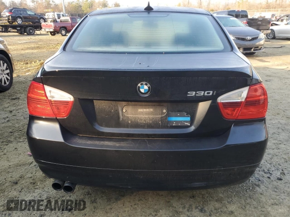 2006 BMW 3 Series 330i with VIN WBAVB33546AZ85539, listed as a Copart auction lot 43330385 with 201,132 mi miles and Salvage Title. Bid and sale history available at DreamBid. Image 6.