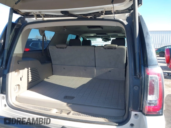 2015 GMC Yukon XL SLT with VIN 1GKS2HKC0FR179223, listed as a IAAI auction lot 40964120 with 184,592 mi miles. Bid and sale history available at carsss.com. Image 16.