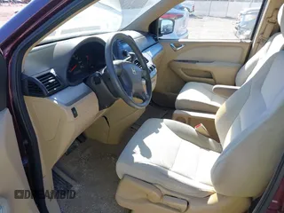 2008 Honda Odyssey LX with VIN 5FNRL382X8B038788, listed as a IAAI auction lot 41816070 with 122,687 mi miles. Bid and sale history available at carsss.com. Image 5.