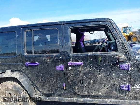 2018 Jeep Wrangler Unlimited Rubicon Recon with VIN 1C4HJWFG1JL915740, listed as a IAAI auction lot 41965305 with 73,035 mi miles and . Bid and sale history available at DreamBid. Image 13.