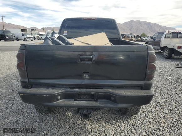 2001 GMC Sierra 2500HD SLE with VIN 1GTHK23U91F187941, listed as a Copart auction lot 77376054 with 208,303 mi miles and Salvage Title. Bid and sale history available at carsss.com. Image 6.