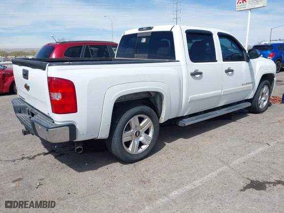 2007 Chevrolet Silverado 1500 LT w/1LT with VIN 3GCEC13J97G505483, listed as a IAAI auction lot 41911656 with 144,415 mi miles. Bid and sale history available at carsss.com. Image 4.