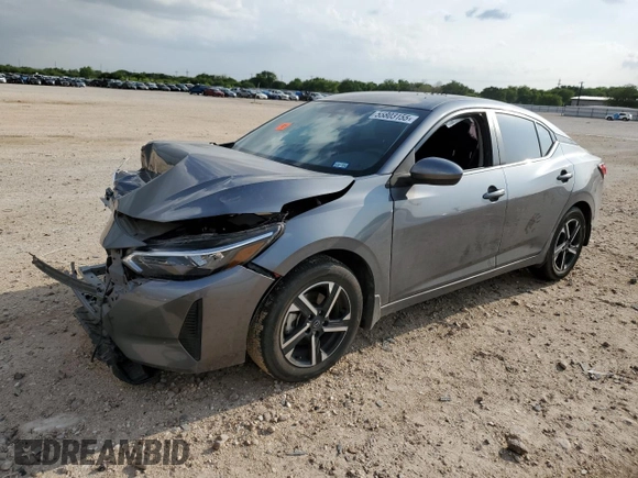 2024 Nissan Sentra SV z VIN 3N1AB8CV0RY323832, wystawiony jako Copart lot #55803155 z przebiegiem 7 346 mil mil oraz Szkoda całkowita • Salvage title. Historia ofert i sprzedaży dostępna na DreamBid. Obrazek 1.