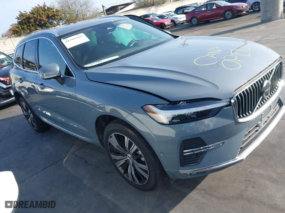 2023 Volvo XC60 Plus Bright Theme with VIN YV4L12RN8P1356993, listed as a IAAI auction lot 41561181 with 8,835 mi miles. Bid and sale history available at carsss.com. Image 1.