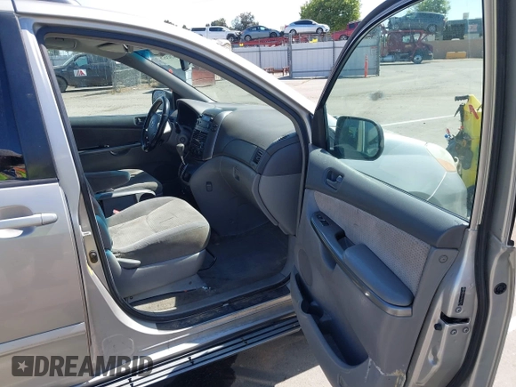 2006 Toyota Sienna CE with VIN 5TDZA23CX6S585116, listed as a IAAI auction lot 42024528 with 244,067 mi miles. Bid and sale history available at carsss.com. Image 5.