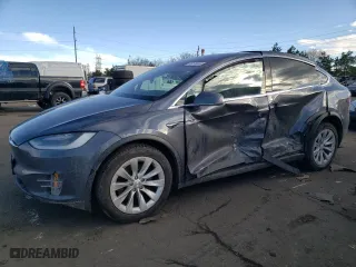 2018 Tesla Model X 75D with VIN 5YJXCBE23JF101399, listed as a Copart auction lot 36170633 with 0 miles. Bid and sale history available at carsss.com. Image 1.