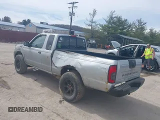 2002 Nissan Frontier XE z VIN 1N6ED26YX2C353086, wystawiony jako IAAI lot #41821399 z przebiegiem 192 027 mil mil oraz . Historia ofert i sprzedaży dostępna na DreamBid. Obrazek 3.