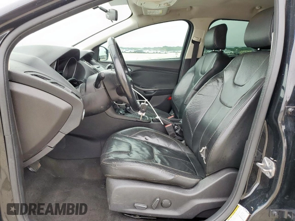 2015 Ford Focus SE z VIN 1FADP3F29FL357021, wystawiony jako Copart lot #57985125 z przebiegiem 142 786 mil mil oraz Szkoda całkowita • Salvage title. Historia ofert i sprzedaży dostępna na DreamBid. Obrazek 7.