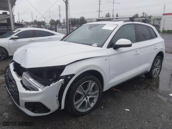 2025 Audi Q5 S line Premium with VIN WA1GAAFY2S2029189, listed as a IAAI auction lot 41576981 with 1,595 mi miles. Bid and sale history available at carsss.com. Image 2.