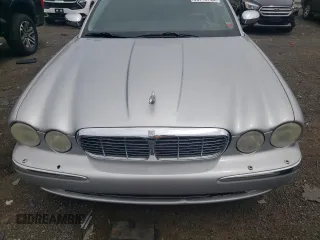 2005 Jaguar XJ Vanden Plas z VIN SAJWA82C15SG37427, wystawiony jako Copart lot #60749795 z przebiegiem 90 122 mil mil oraz Czysty tytuł • Clean title. Historia ofert i sprzedaży dostępna na DreamBid. Obrazek 11.