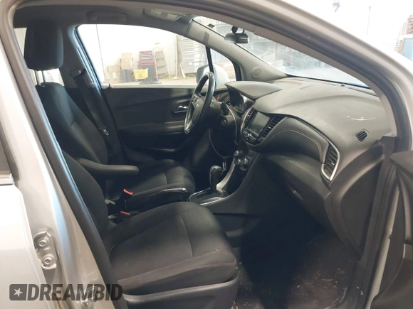 2017 Chevrolet Trax LT with VIN 3GNCJPSB4HL180445, listed as a IAAI auction lot 41420810 with 105,559 mi miles and . Bid and sale history available at carsss.com. Image 5.
