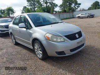 2008 Suzuki SX4 Sport z VIN JS2YC414585103406, wystawiony jako IAAI lot #42333209 z przebiegiem 201 777 mil mil oraz . Historia ofert i sprzedaży dostępna na DreamBid. Obrazek 1.