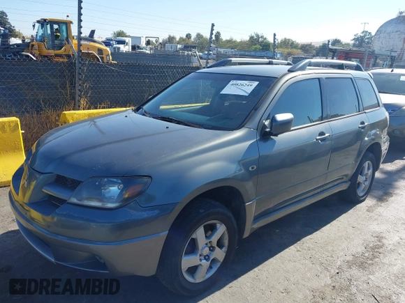 2004 Mitsubishi Outlander SE with VIN JA4LX41F74U035064, listed as a IAAI auction lot 40826249 with 274,046 mi miles. Bid and sale history available at carsss.com. Image 2.