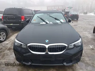 2020 BMW 3 Series 330i xDrive with VIN 3MW5R7J02L8B27598, listed as a IAAI auction lot 41525541 with 32,253 mi miles. Bid and sale history available at carsss.com. Image 12.