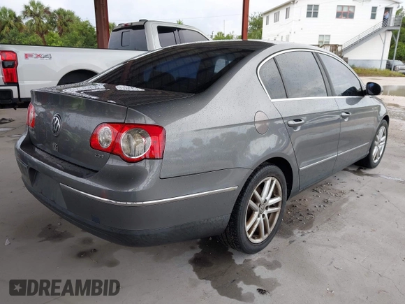 2008 Volkswagen Passat Komfort z VIN WVWJK73C18E227564, wystawiony jako IAAI lot #42251998 z przebiegiem 103 100 mil mil oraz . Historia ofert i sprzedaży dostępna na DreamBid. Obrazek 4.