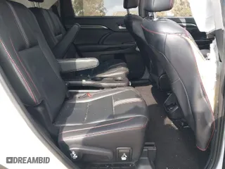 2019 Toyota Highlander SE with VIN 5TDKZRFHXKS308146, listed as a IAAI auction lot 41556837 with 52,555 mi miles. Bid and sale history available at carsss.com. Image 8.